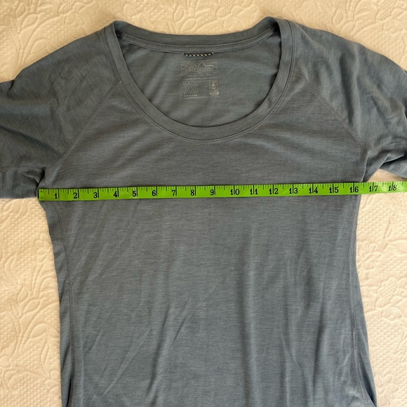Patagonia Capilene lightweight tee shirt blue scoop hem XS - Picture 4 of 5